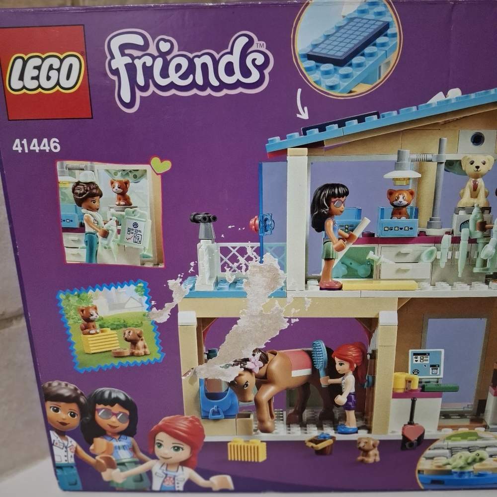 Lego Friends Heartlake City Vet Clinic - Picture 5 of 6